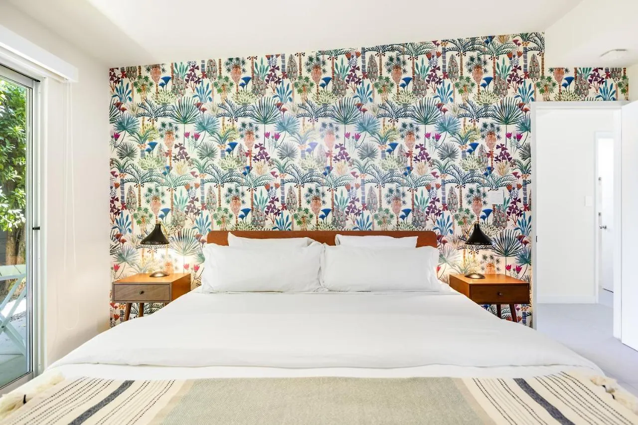 Colorful Kaleidoscope - A Ryson Property Palm Springs Casa de Férias